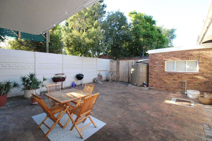 To Let 3 Bedroom Property for Rent in Somerset West Western Cape